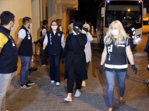 FETÖ'nün "kadın yapılanması"na yönelik Uşak merkezli operasyon: 26 gözaltı