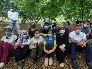 Sakarya Valisi Kaldırım mevsimlik işçileri ziyaret etti: