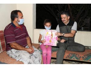 Bakan Pakdemirli, Hatay'da yangın bölgesindeki bir aileyi evinde ziyaret etti