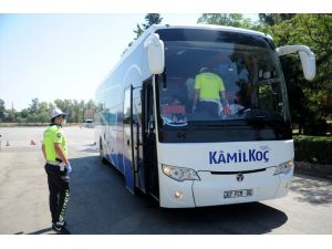 Antalya'da Kovid-19 tedbirleri kapsamında otobüs ve taksiler denetlendi