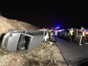 GÜNCELLEME 2 - Gaziantep'te zincirleme trafik kazası: 4 ölü, 7 yaralı