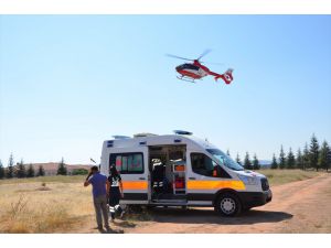 Manisa'da üzerine sıcak su dökülen bebek, ambulans helikopterle İzmir'e götürüldü