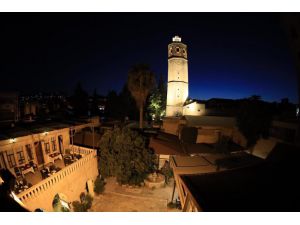 Şanlıurfa'da 3 dine ev sahipliği yapan tarihi Ulu Cami ışıklandırıldı