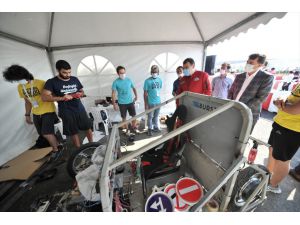 TÜBİTAK Başkanı Mandal, Robotaksi Binek Otonom Araç Yarışması'nı izledi:
