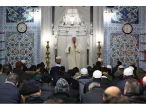 "Müslüman kimliğin inşası camidedir"