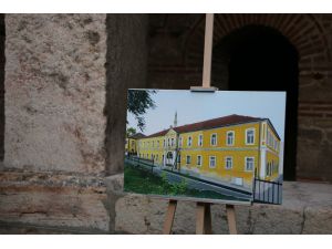 Kuzey Makedonya’da “Fotoğraf ve Resim Arasında Çarşı” sergisi açıldı
