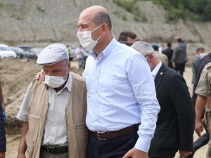 İçişleri Bakanı Soylu, Giresun'da selde kaybolanların arandığı bölgelerde incelemelerde bulundu