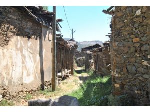 Ödemiş'teki "terk edilmiş köy" salgın sürecinde tamamen ıssızlaştı