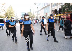 İstanbul polisinden koronavirüse karşı bilgilendirme çalışması