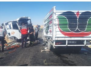 Diyarbakır'da belediyenin temizlik aracı, kamyonetle çarpıştı: 2 ölü, 2 yaralı