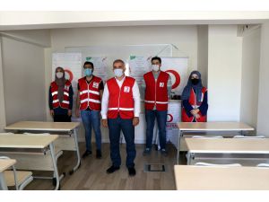 Elazığ'da LGS'ye hazırlanan dezavantajlı öğrencilere Türk Kızılaydan ücretsiz eğitim