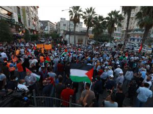 Ramallah'ta yüzlerce kişi İsrail ile BAE ve Bahreyn arasında varılan normalleşmeyi protesto etti