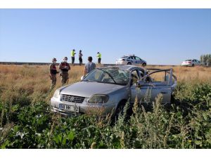 Sivas'ta otomobil tarlaya devrildi: 4 yaralı