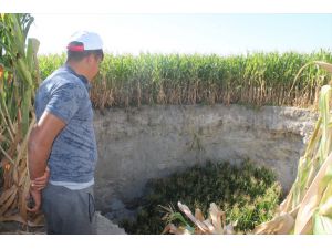 Konya'da mısır ekili tarlada 30 metre çapında 15 metre derinliğinde yeni obruk oluştu