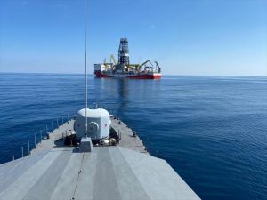 MSB: Denizlerde araştırma yapan gemilere koruma ve refakat görevi devam ediyor