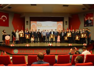 Manisa'da "Devlet Övünç Madalyası ve Beratı" töreni gerçekleştirildi