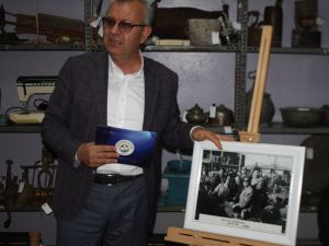 Adnan Menderes'in kenti ziyaretinde çekilen fotoğrafı Keşan Kent Müzesi'nde sergileniyor