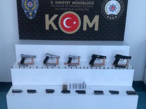 Adana'da silah kaçakçılığı operasyonunda 4 kişi gözaltına alındı