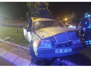 Kayseri'de iki otomobil çarpıştı, 1 kişi öldü