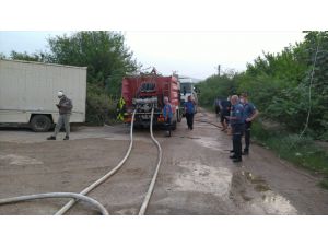 Adana gıda deposundaki yangın hasara neden oldu