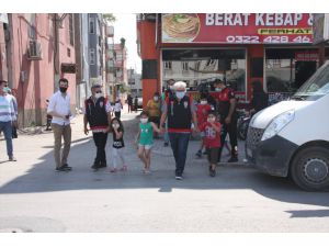 Adana'da polis, anaokulu ve ilkokul öğrencilerini okulla buluşturdu