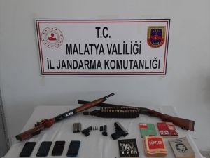 Malatya'da sosyal medyadan terör örgütü propagandası yapan 4 şüpheli yakalandı