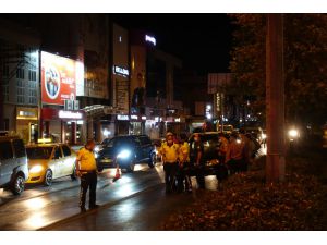 İzmir'de otomobilin çarptığı yaya ağır yaralandı