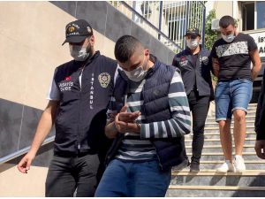 İstanbul'da lüks otomobillerden far hırsızlığı