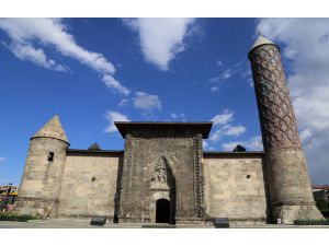Erzurum'un tarihi mekanlarında Kovid-19 sessizliği