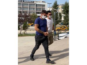GÜNCELLEME - İzmir'de bir pastaneciden 300 lira gasbettiği öne sürülen zanlı tutuklandı