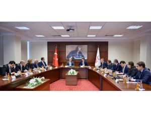 Azerbaycan Eğitim Bakanı Bayramov, YTB Başkanı Eren'i ziyaret etti