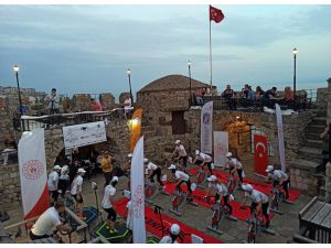 Tarihi Sinop Kalesi'nde spor etkinliği düzenlendi