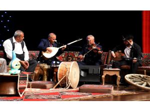 "Bozkırın Tezenesi" Neşet Ertaş Kırşehir'de müzikli söyleşiyle anıldı