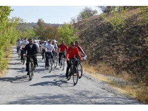 AK Parti Ankara İl Gençlik Kolları üyeleri, sağlığa pedal çevirdi