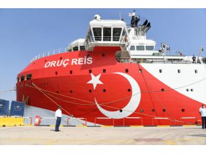 Antalya Valisi Ersin Yazıcı, Oruç Reis gemisini ziyaret etti