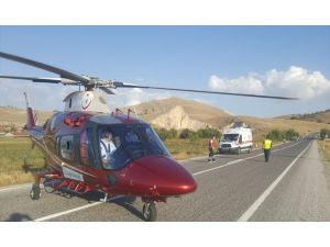Afyonkarahisar'da otomobil uçuruma yuvarlandı: 1 ölü, 3 yaralı