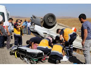 Sivas'ta kamyonet devrildi: 1 ölü, 1 yaralı