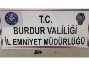 Burdur'da uyuşturucu operasyonunda 2 kişi tutuklandı