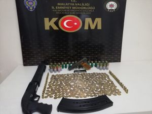 Malatya'da silah ticareti operasyonunda 289 sikke ele geçirildi