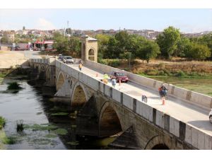 Tarihi Tunca Köprüsü onarılıyor