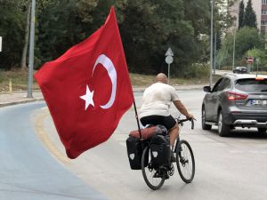 Türk tarihini ve kültürünü tanıtmak için pedal çeviriyor