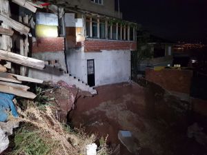 Kocaeli'de toprak kayması nedeniyle bir bina boşaltıldı