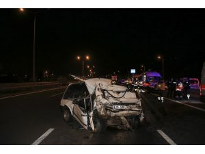 Başkentte tır otomobile arkadan çarptı: 2 ölü
