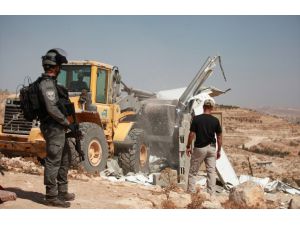 İsrail güçleri Batı Şeria'da Filistinlilere ait 7 evi yıktı