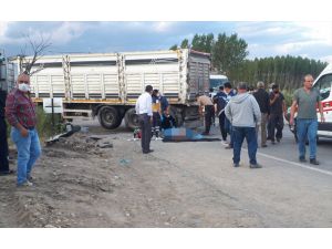 Kütahya'da kamyonla çarpışan motosikletin sürücüsü öldü