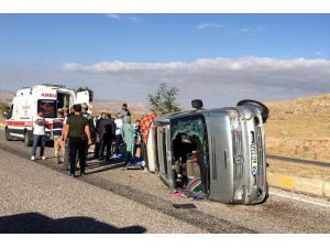 Sivas'ta hafif ticari araç devrildi: 8 yaralı