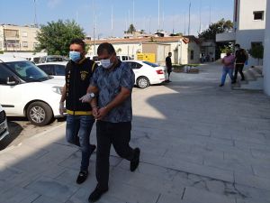 Adana'da 4 pikabın arka farlarını çalan 2 zanlı tutuklandı