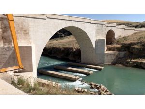 Husumetli köylülerce yıkıldığı rivayet edilen köprünün restoresi tamamlandı
