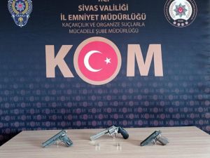 Sivas'ta silah kaçakçılığı operasyonunda 6 şüpheli yakalandı