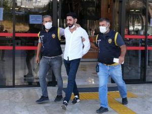 Antalya'da silahlı tehdit iddiasına tutuklama